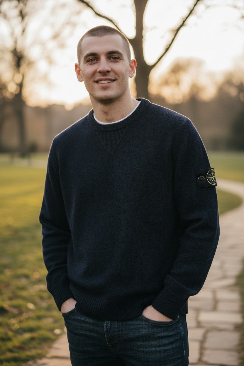 Archive No. 9 vintage navy blue Stone Island Knit Jumper, 80% lana wool, size M fit.